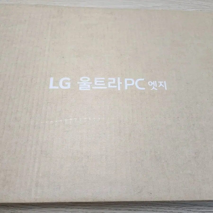 LG 울트라 PC 엣지 16 16U70R-GA56K 단순개봉 제품