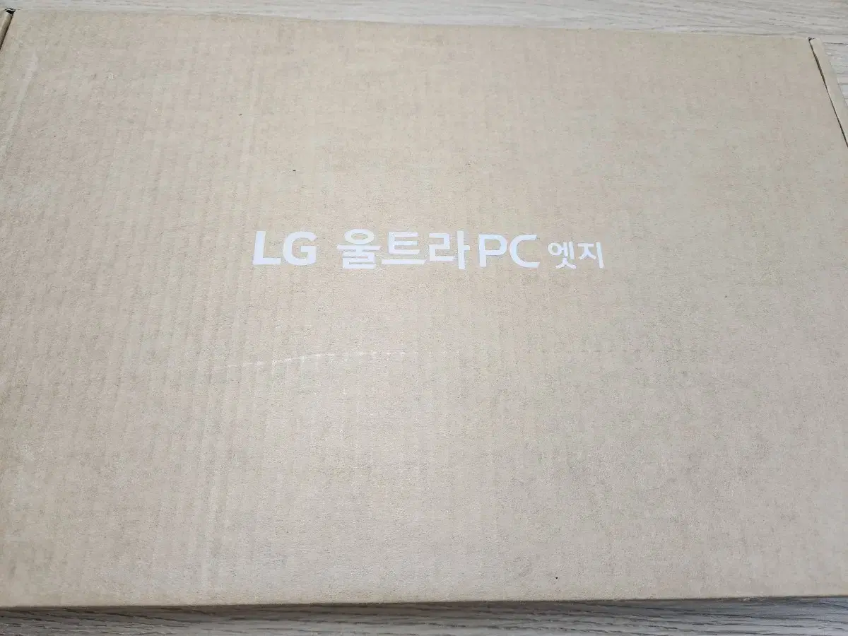 LG 울트라 PC 엣지 16 16U70R-GA56K 단순개봉 제품