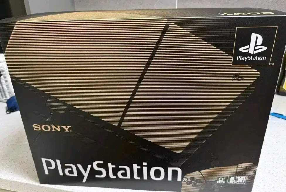 PS5 디지텃 30주년 기념한정판 팝니다.