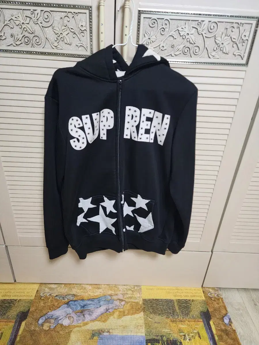 Bulk of 5 items in size 95/hoodie + 2 heats + 2 t-shirts