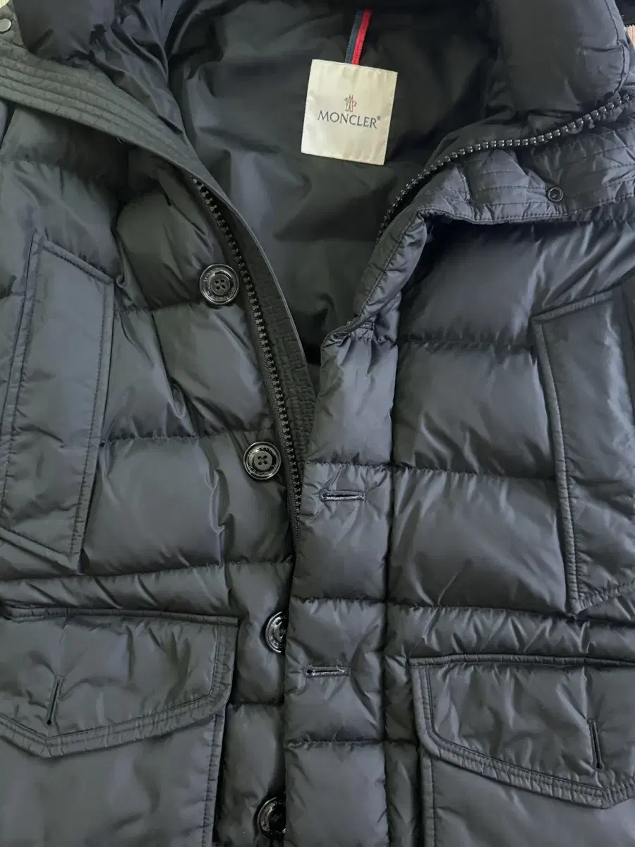 21 FW 2 size Moncler Cluny Black