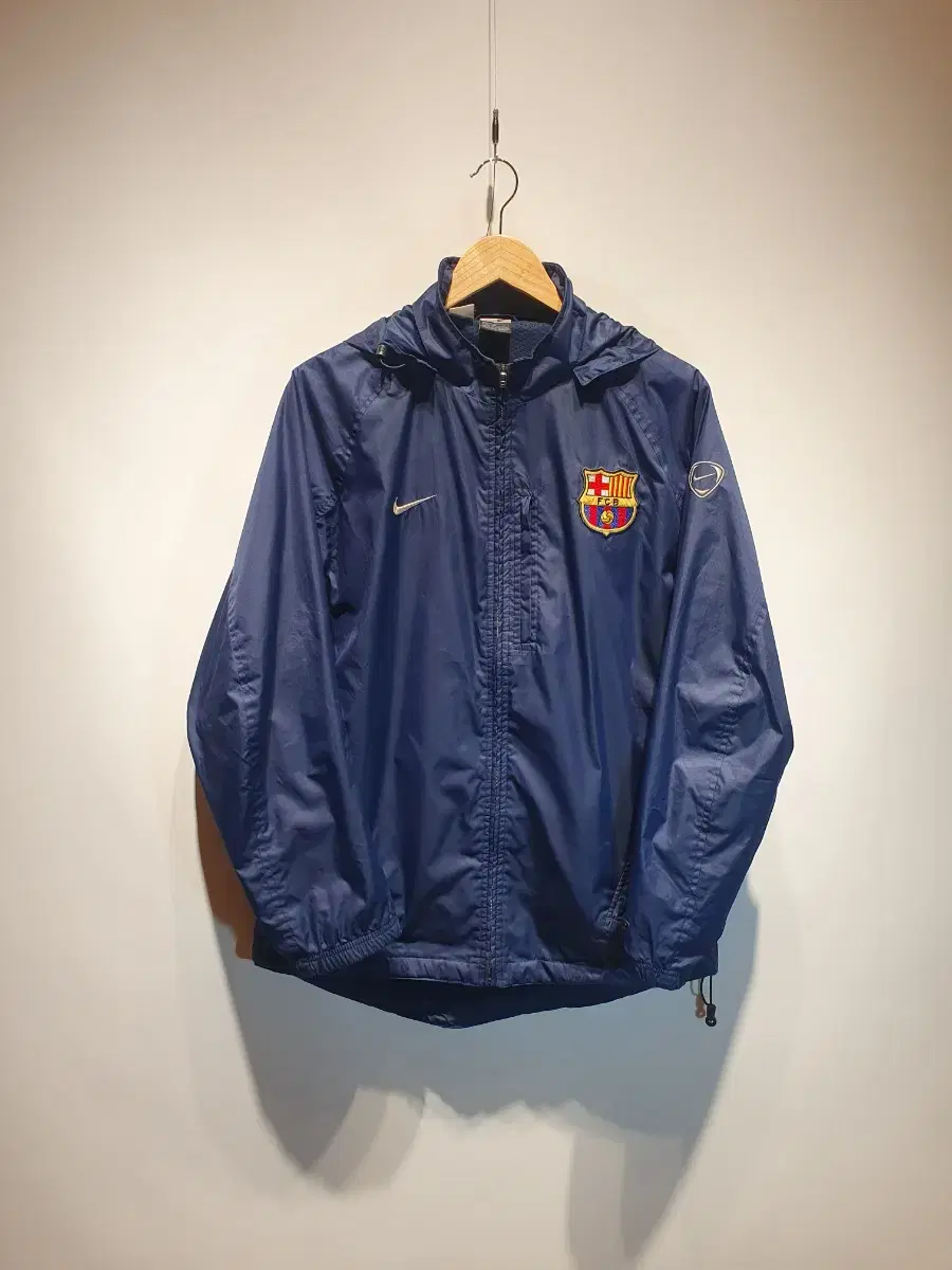 Nike Men's Baro Barcelona Windbreaker Jacket M 100