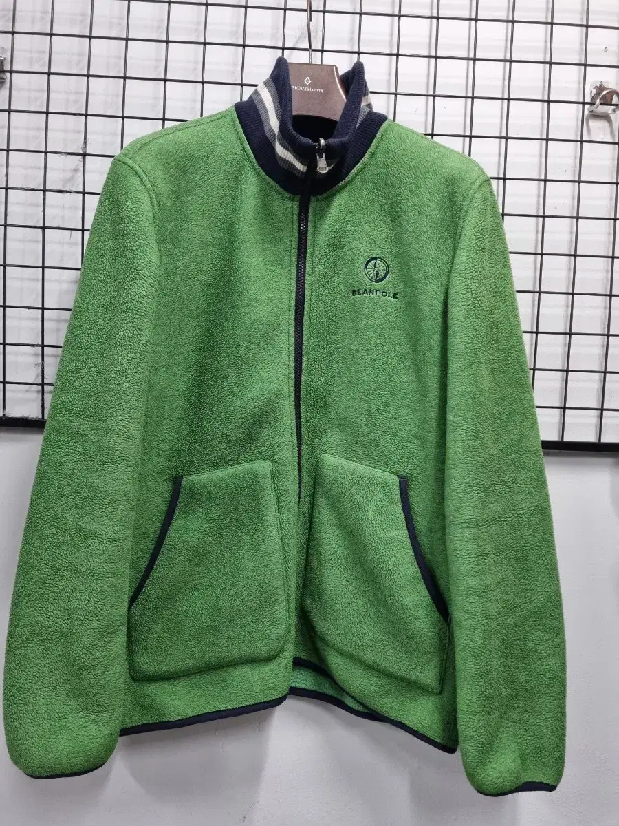 105XL Beanpole fleece jacket.