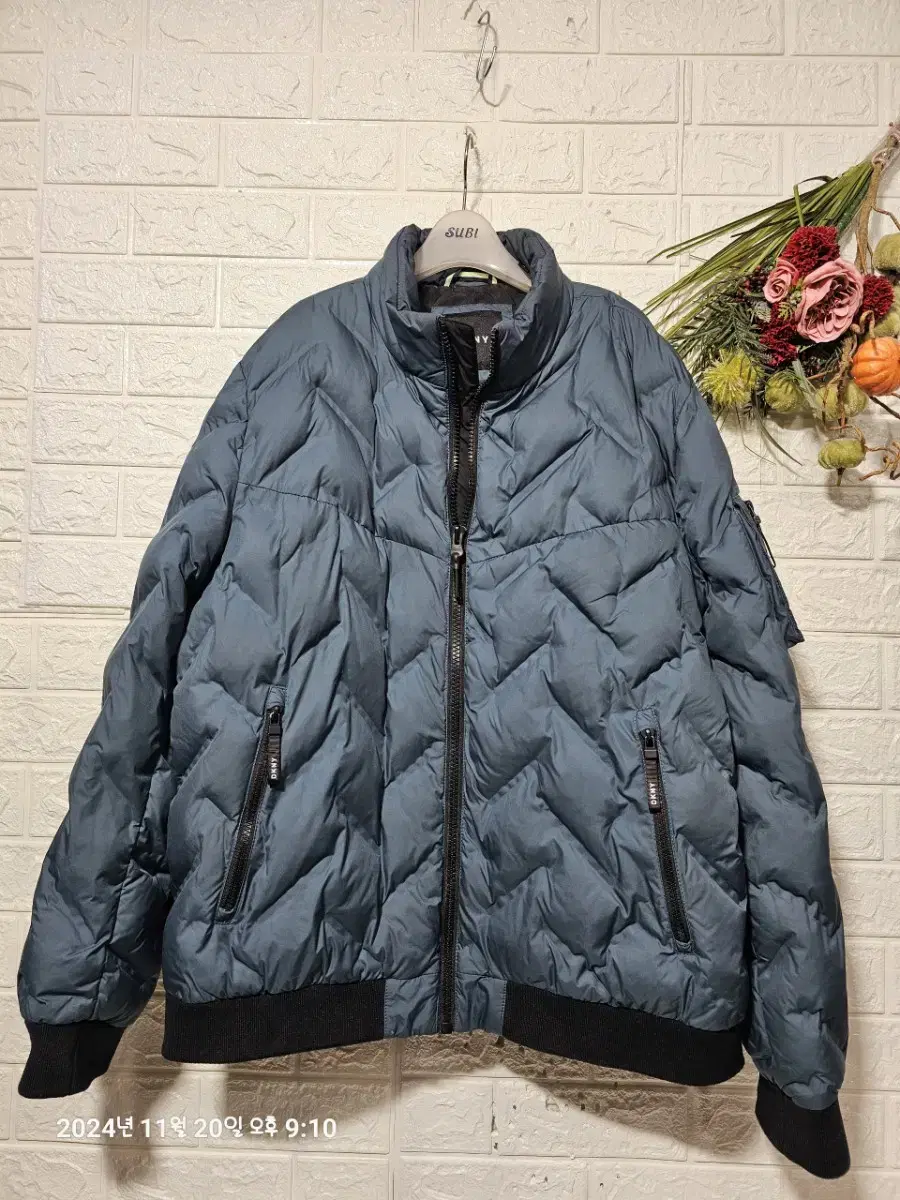 DKNY High Frequency Quilted Padding XL 105 approx.