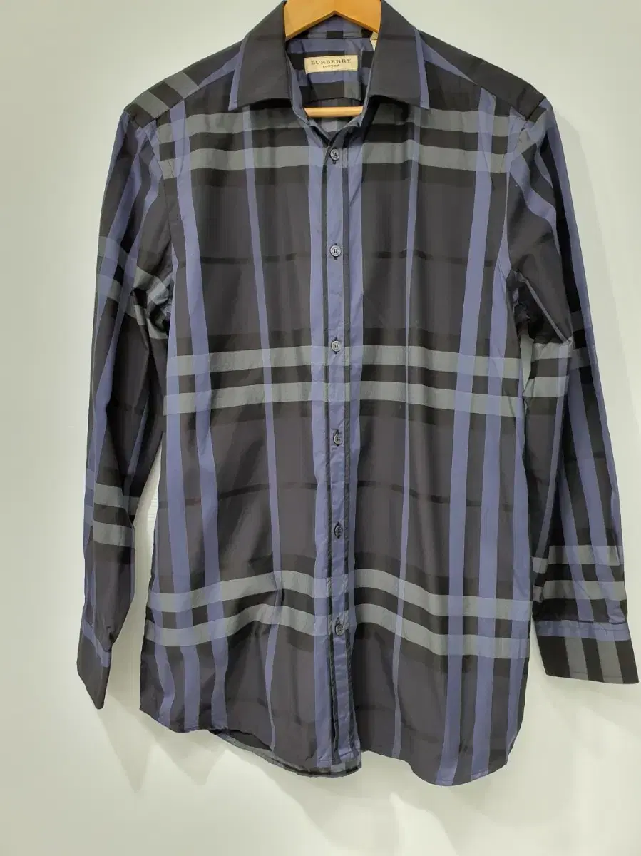 Burberry Shirt New 100