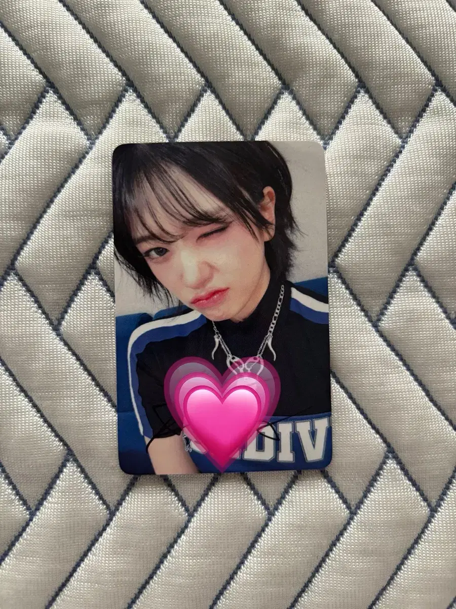 ive yujin mein with muu unreleased photocard pre-order benefit ld soundwave photocard sign sign photocard sign polaroid