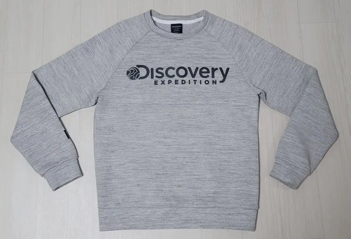 (90)Discovery Unisex Logo T-Shirt sells