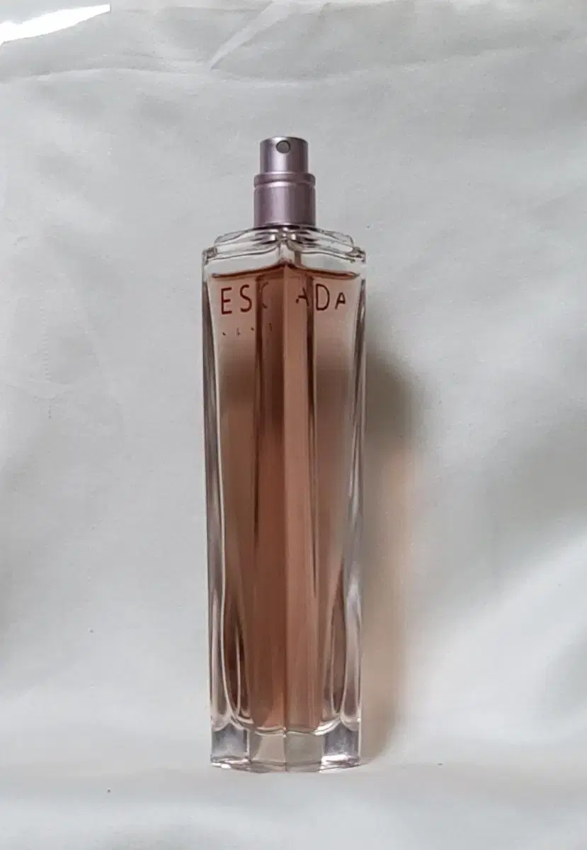 에스까다 센티먼트  EDT 50ml 향수