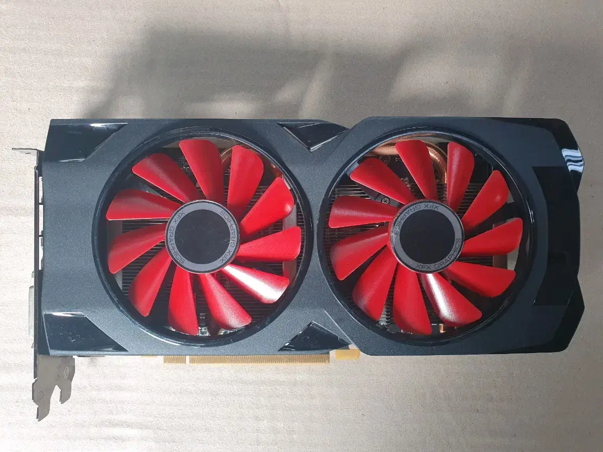 라데온 RX570 4GB 팝니다