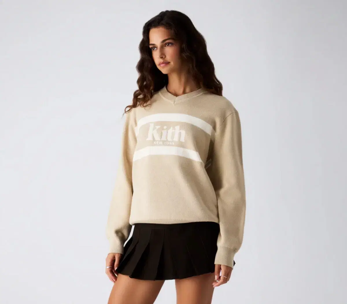 (미개봉) KITH women V-neck Sweater 키스 니트