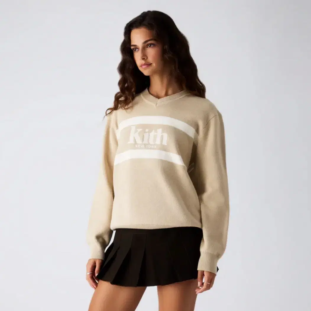 (미개봉) KITH women V-neck Sweater 키스 니트