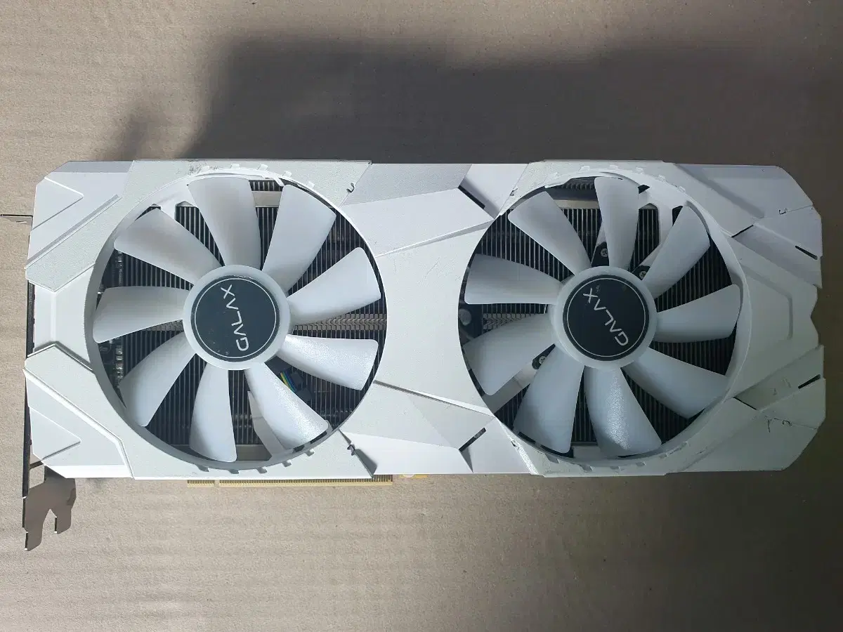 지포스 RTX2070 SUPER 8GB 팝니다