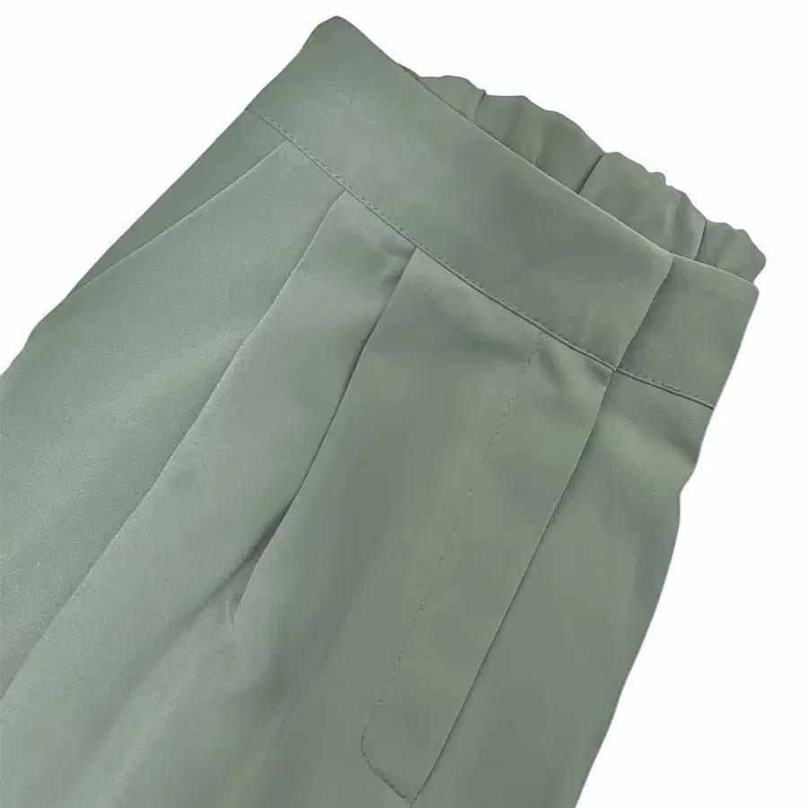 Slit point wide banding slacks