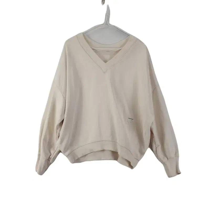 E8790 System Women's FREE Cream V-Neck Sweatshirt Top/Dirk