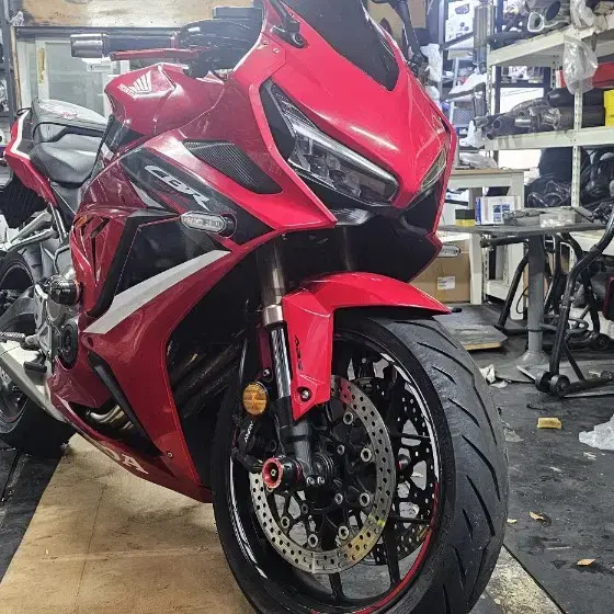 혼다 cbr650r 21년식 사고차 오토바이넘겨요