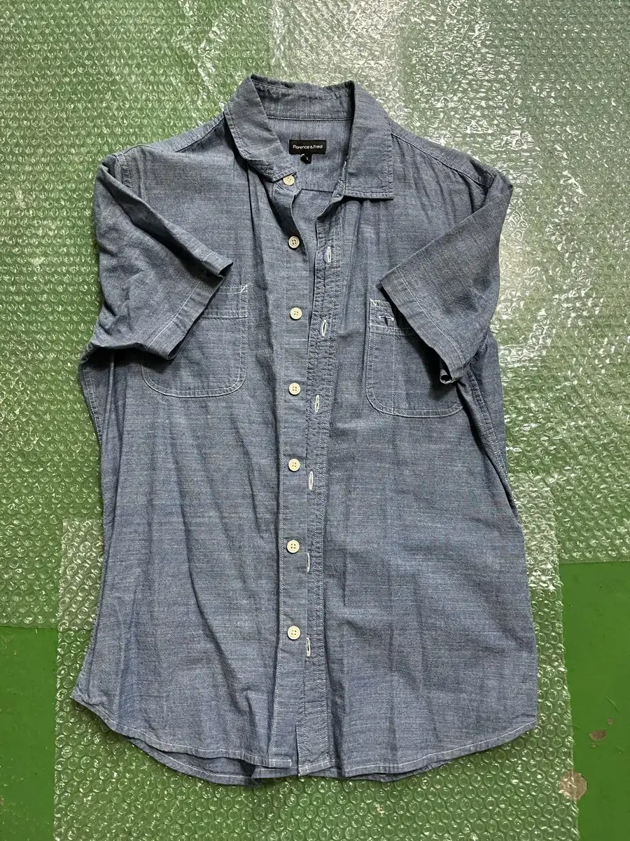 Florence&Fred Short Sleeve Chambray Shirt Sells