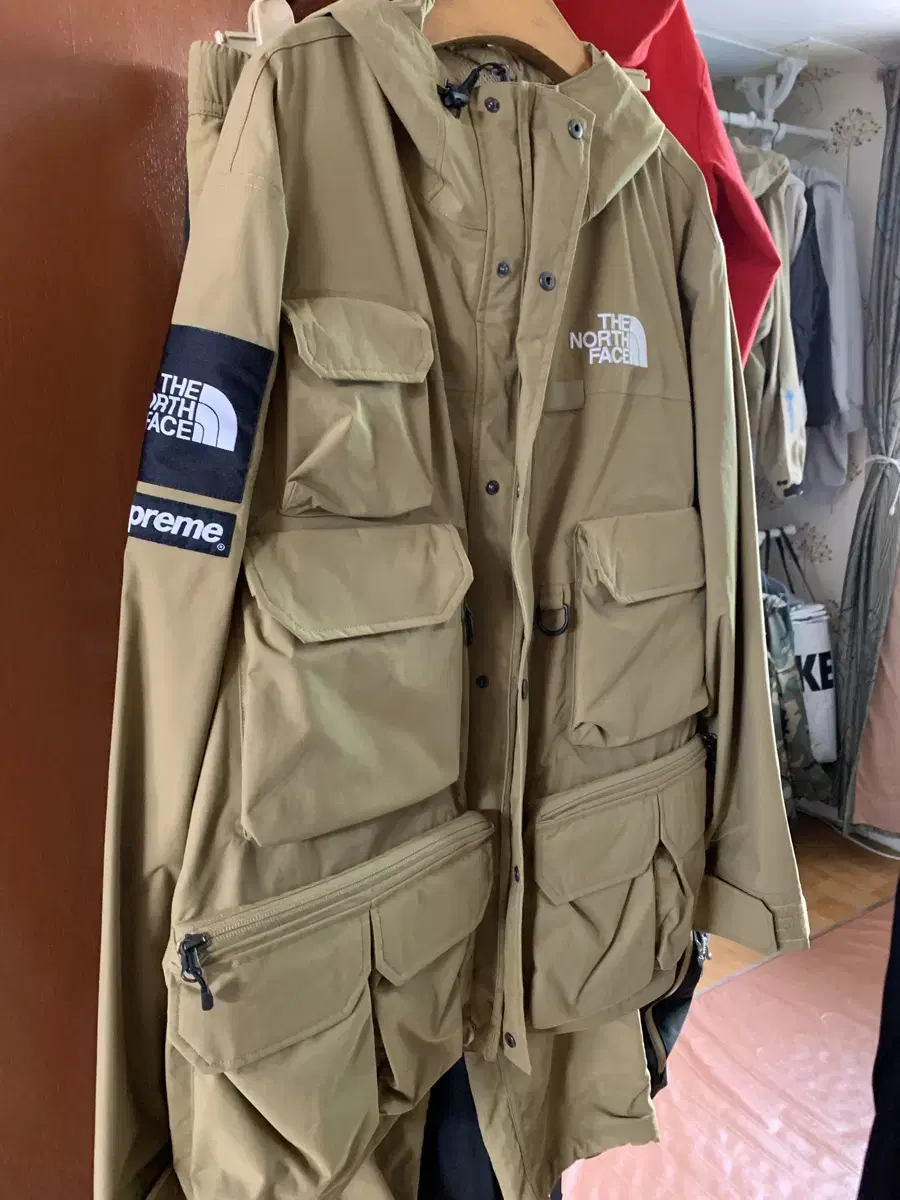 Supreme x The North Face Cargo Jacket Gold - 20SS Large 100