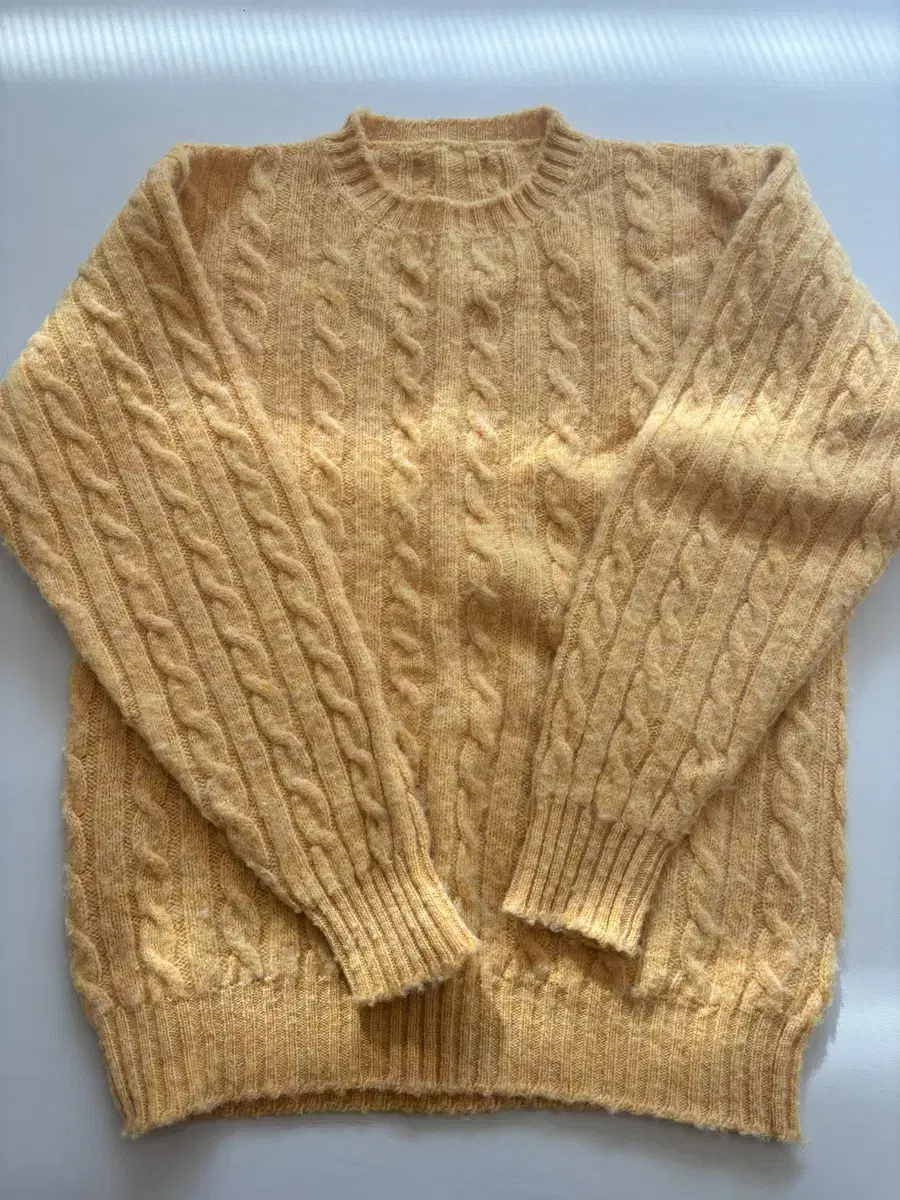 Selling a size 42 jamiesons cable shaggy dog knit.