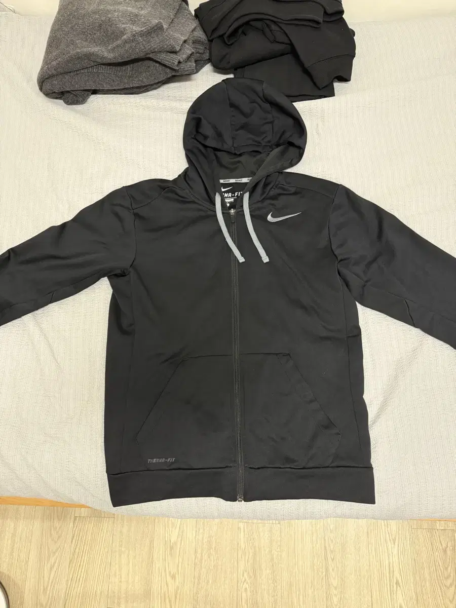 Nike Thermafit Hoodie Zip Up L