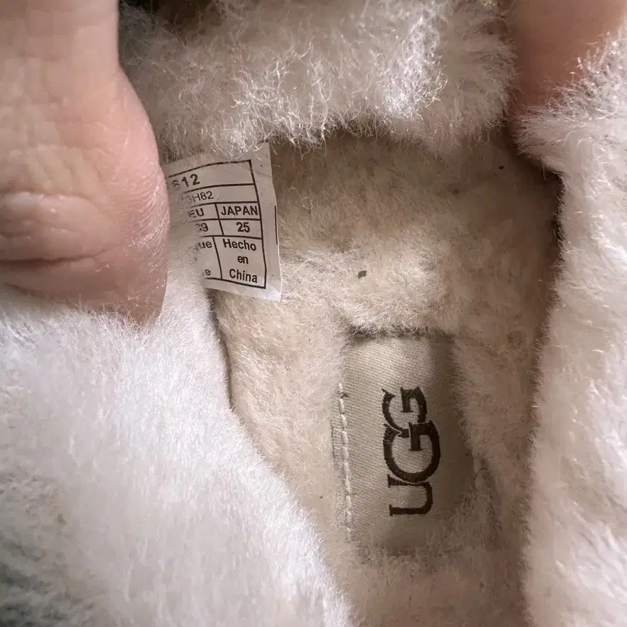 9-23 UGG 어그 양털모카신 로퍼 사이즈250 상태최상