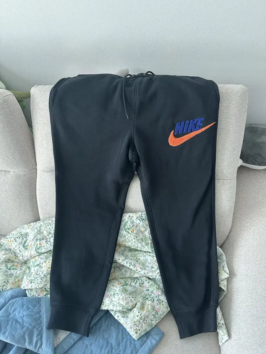 I'm selling my nike kimono pants.