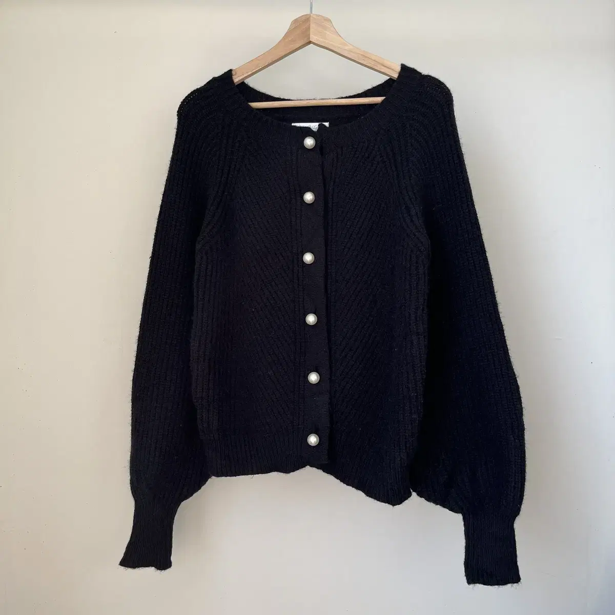 EDIT SHEEN Pearl Button Cardigan