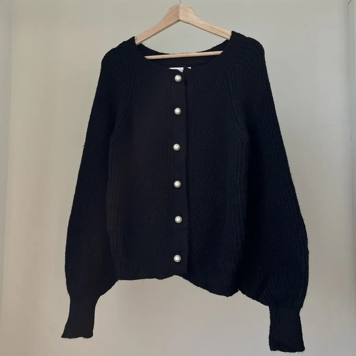 EDIT SHEEN Pearl Button Cardigan