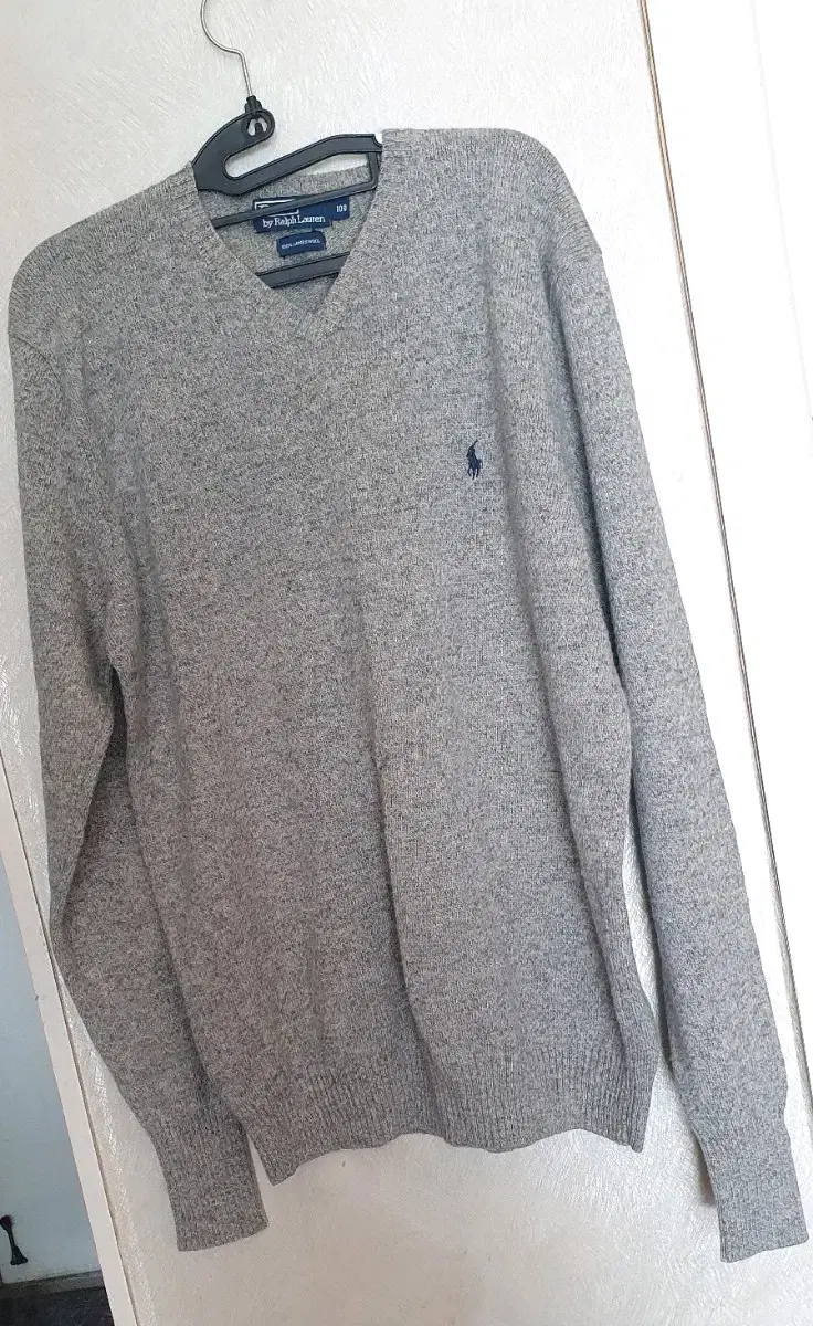 Polo Ralph Lauren V-Neck Wool Knit Tee100