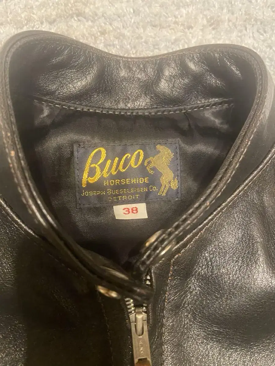 (38) Bucco J-100 Chassim Leather Jacket