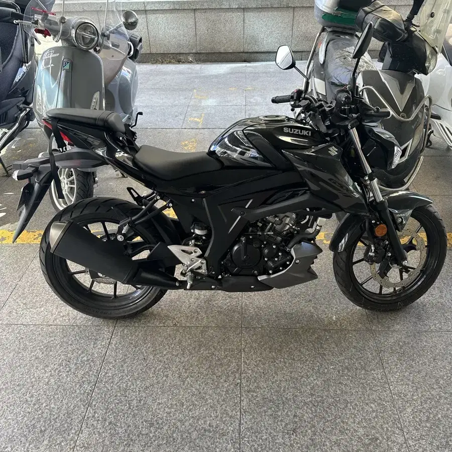 2024 스즈키 gsx-s125 600키로대 신차급