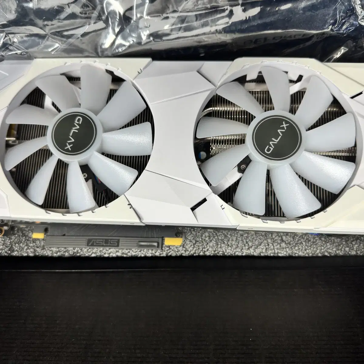 GALAX RTX 2060 Super 그래픽카드 판매합니다.