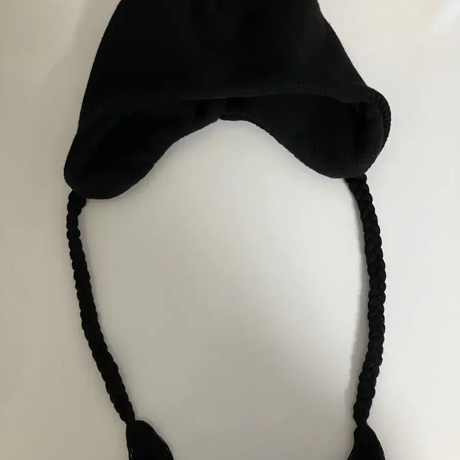 LMC KNIT EARFLAP BEANIE black 이어랩비니