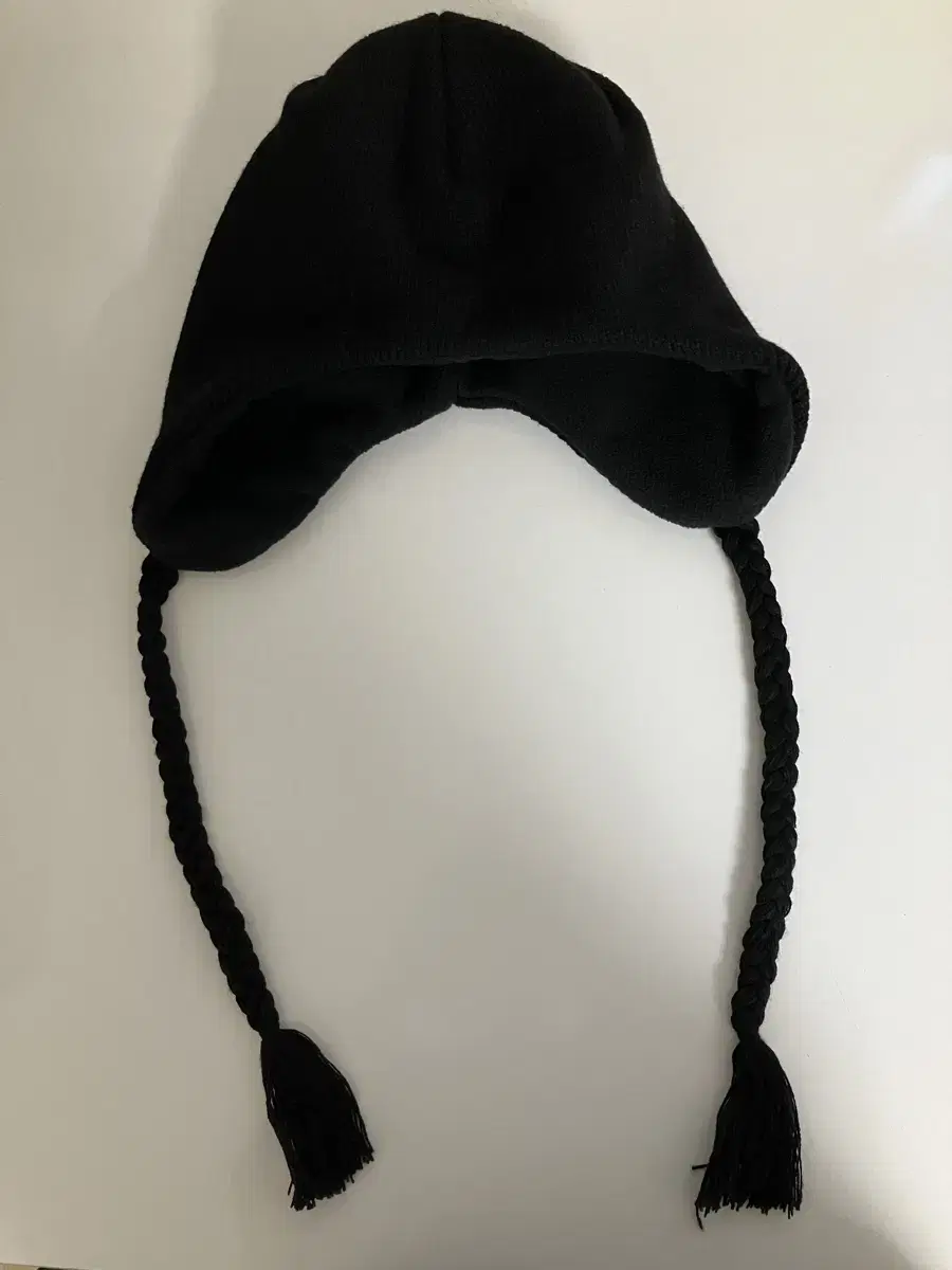 LMC KNIT EARFLAP BEANIE black 이어랩비니