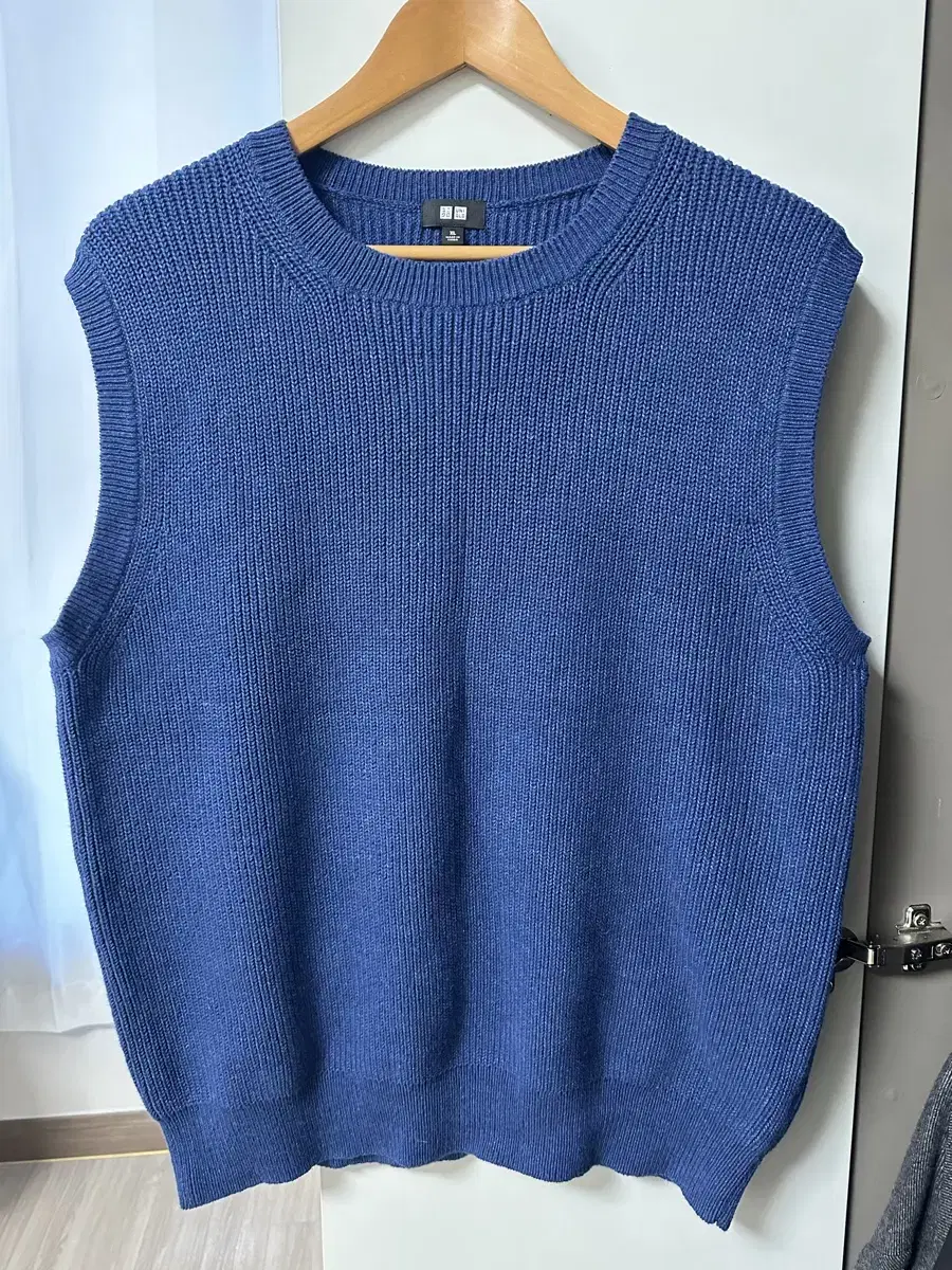 UNIQLO Uniqlo Men's bloo Sleeveless knit vest (XL)