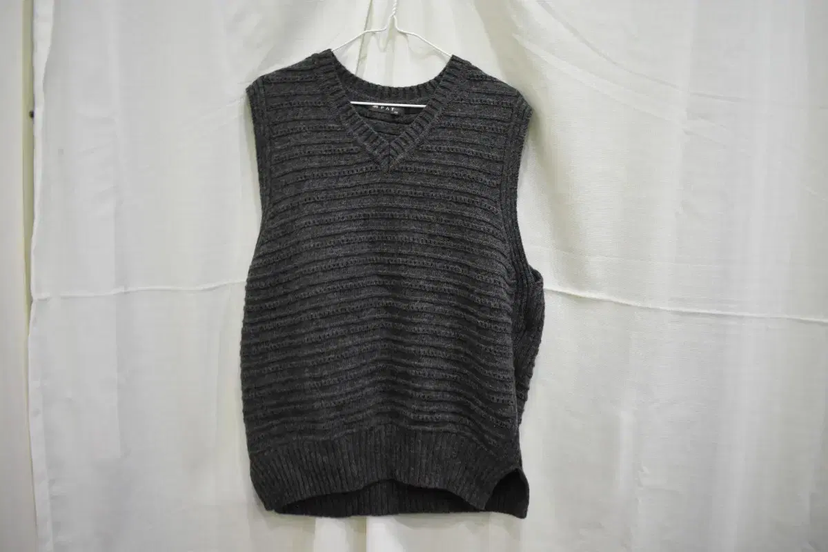 Pat Men's Vest 100