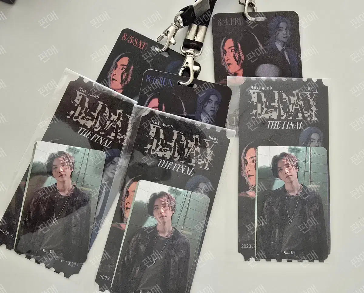 Sugar D-Day AmizonPhotocards and VIP Necklaces