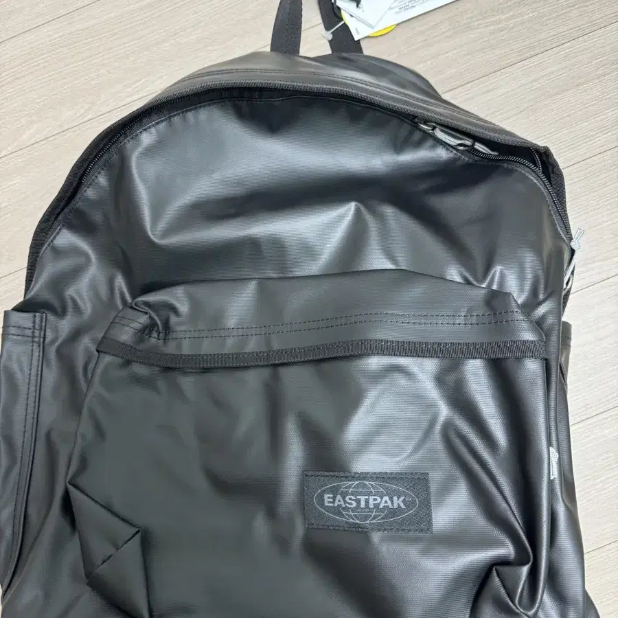 새제품) EASTPAK 이스트팩 데이 팩 백팩 노트북 EK0A5BG4