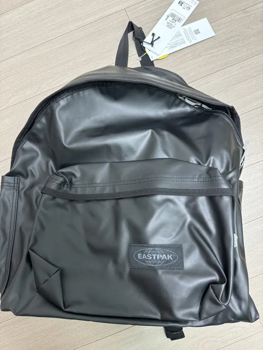 새제품) EASTPAK 이스트팩 데이 팩 백팩 노트북 EK0A5BG4