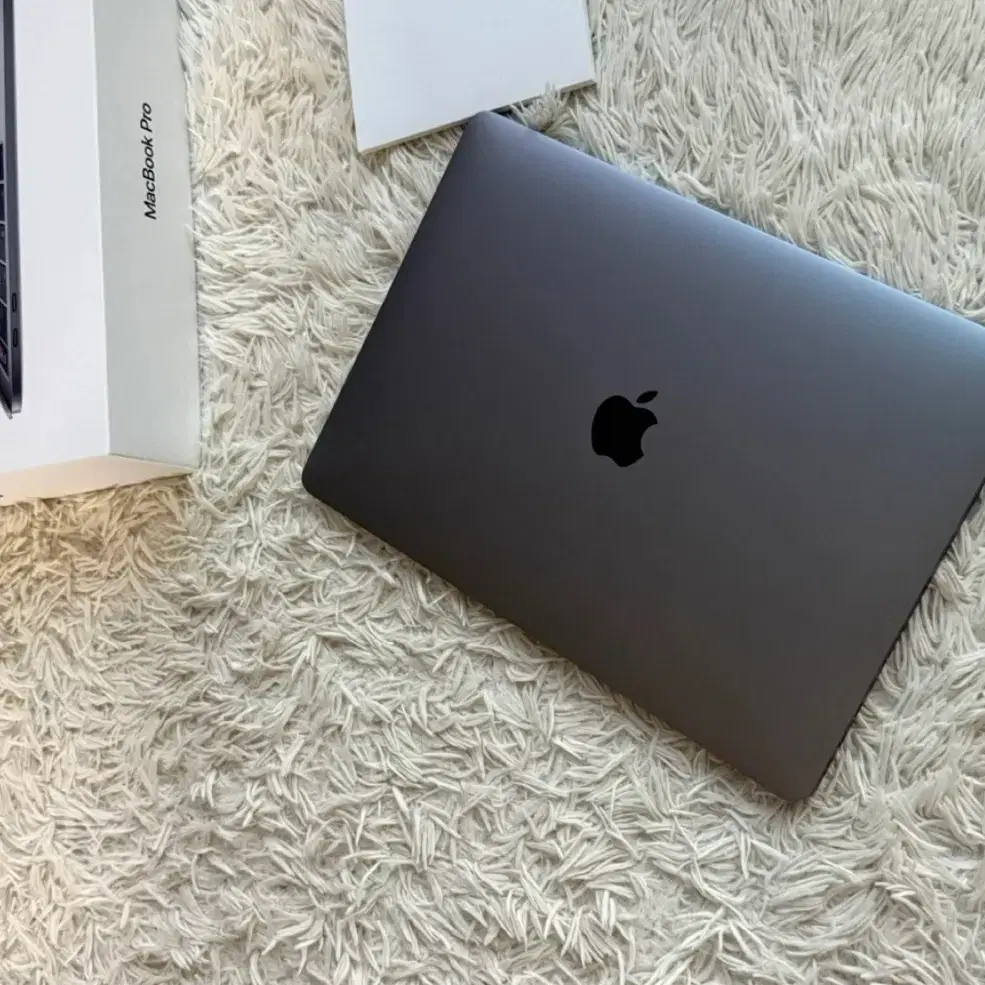 Apple MacBook Pro13-inch 256GB 하자있음 풀박스