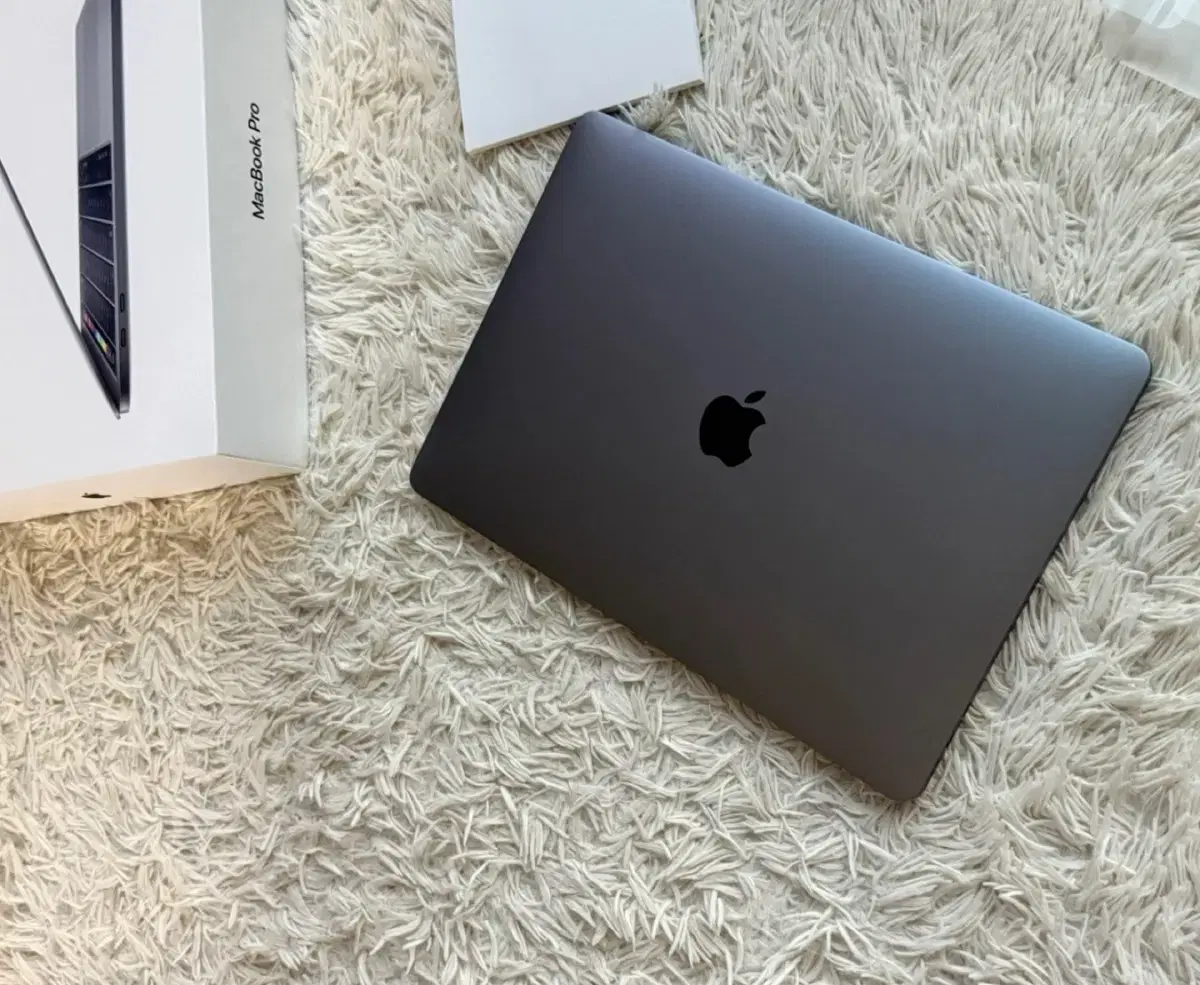 Apple MacBook Pro13-inch 256GB 하자있음 풀박스