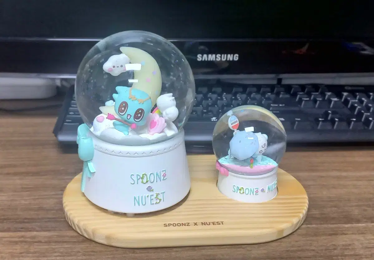 SPOONZ NU'EST 워터볼 스노우볼