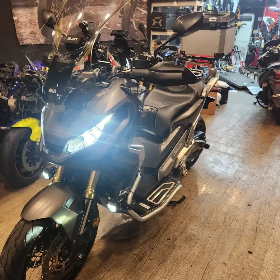 2018x-adv750 아크라정품 구변차량!!짧은키로수