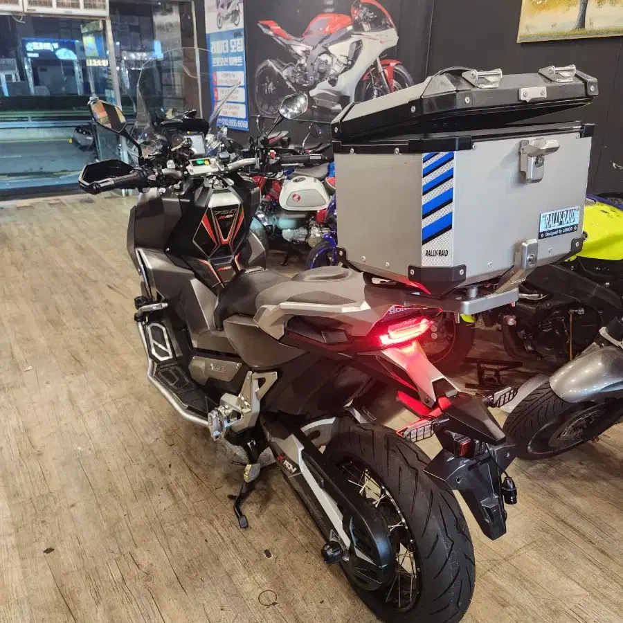 2018x-adv750 아크라정품 구변차량!!짧은키로수