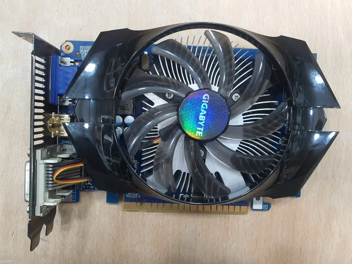 기가바이트 GTX 650 1G 그래픽카드