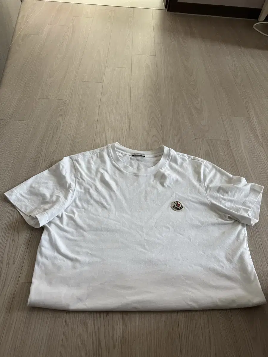 Genuine) Moncler Men's Vahn Short Sleeve Tee for sale