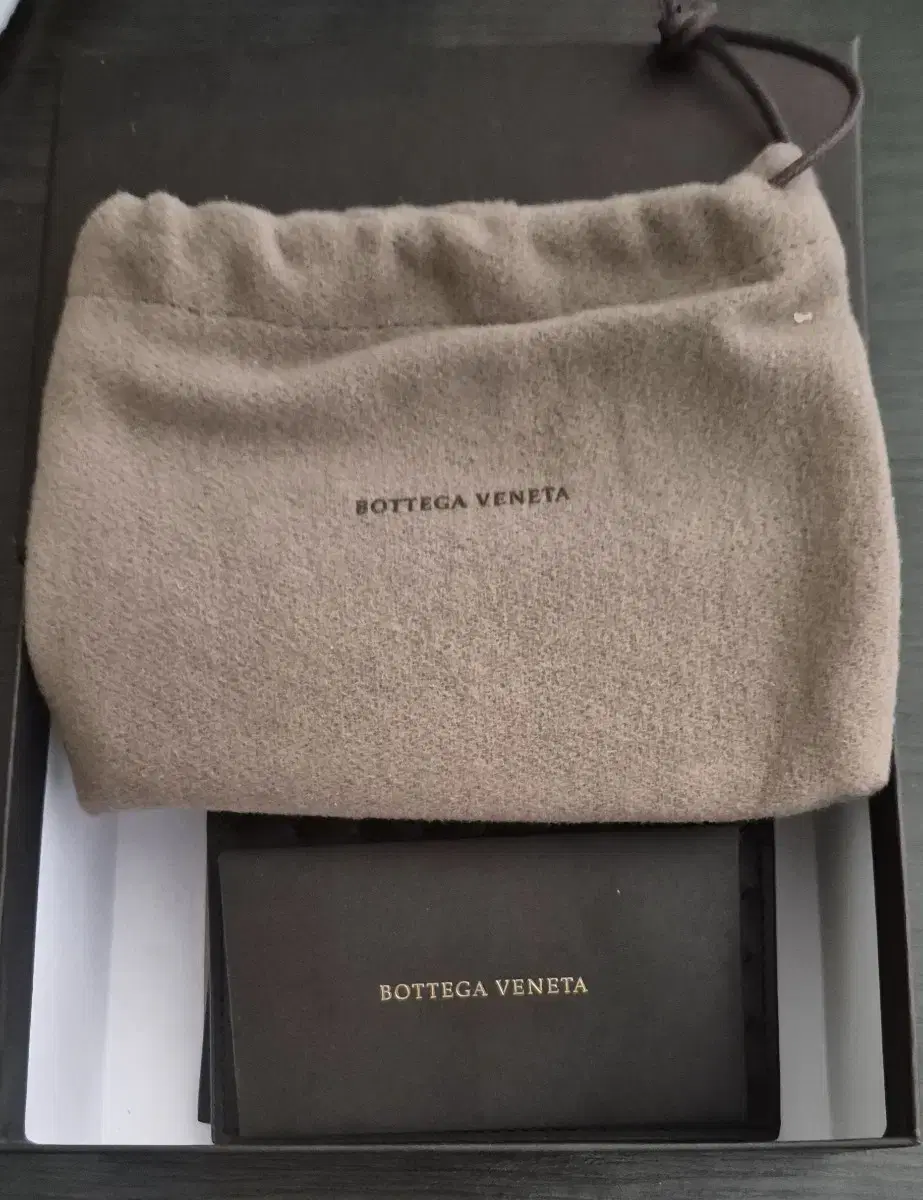 24 F/W bottega veneta 명함지갑(새제품) 팝니다