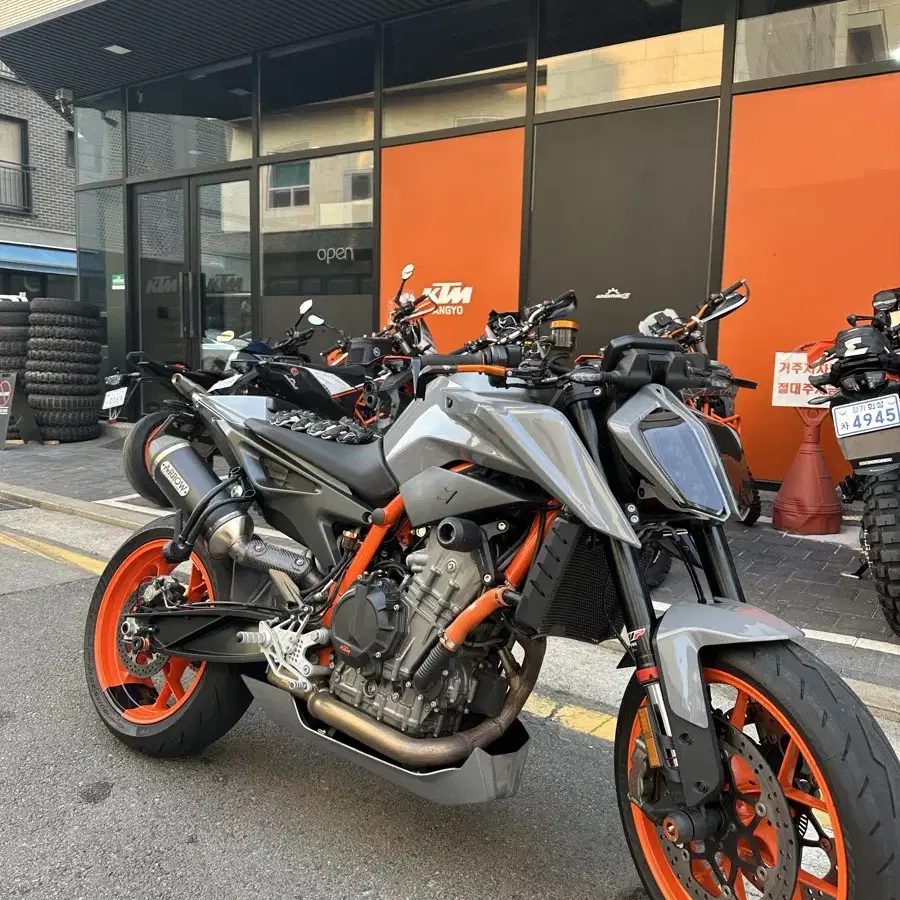 ktm 듀크 890r