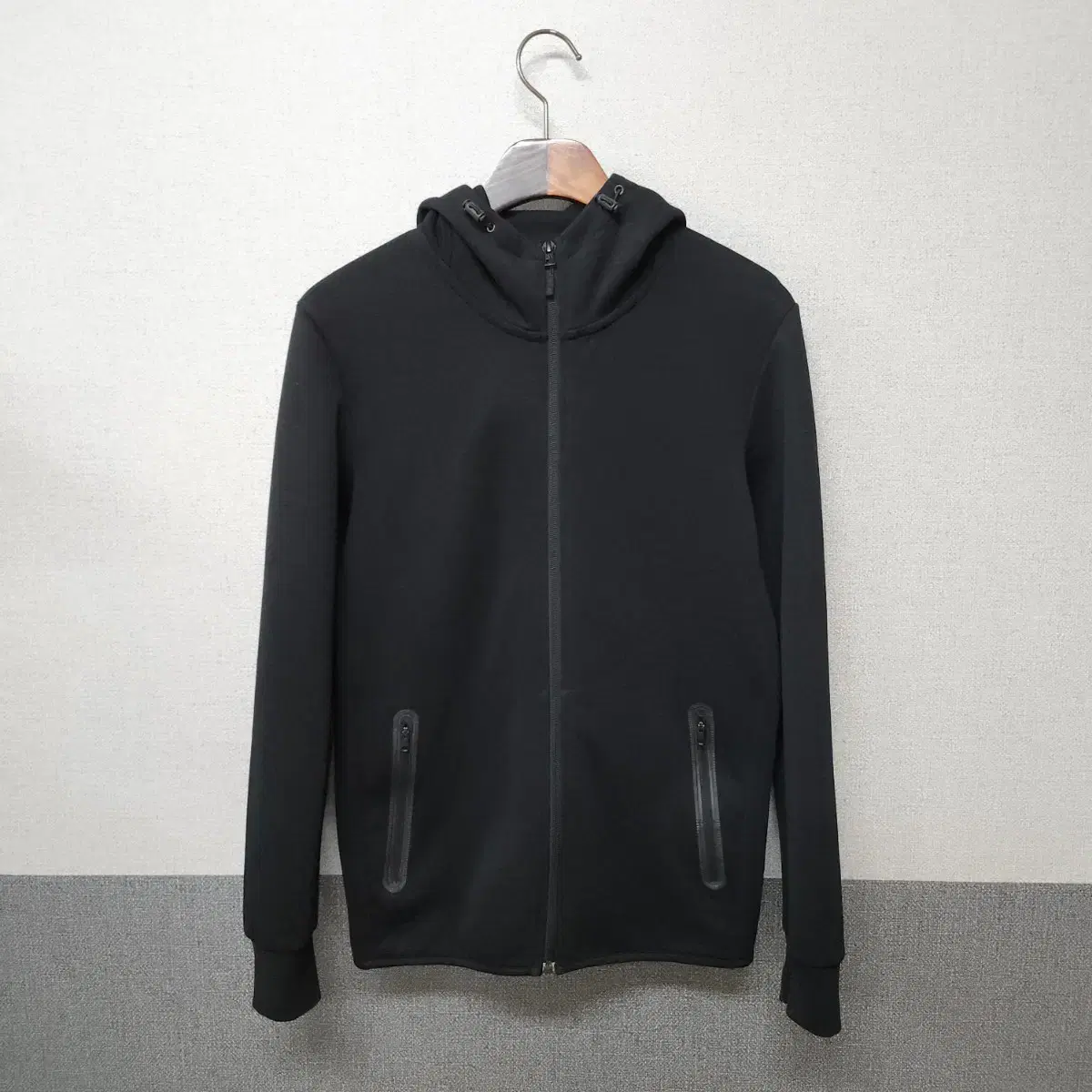 M) Uniqlo Men's Training Jacket Hooded Zip Up Unisex