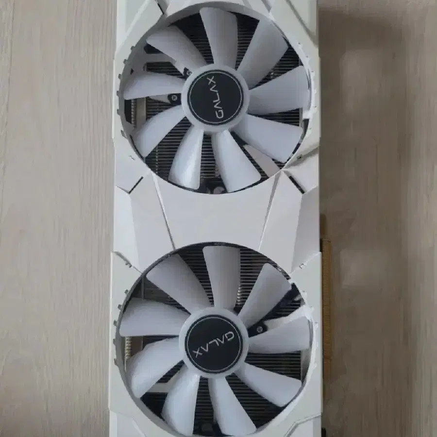 갤럭시 RTX2080 SUPER 8GB 화이트