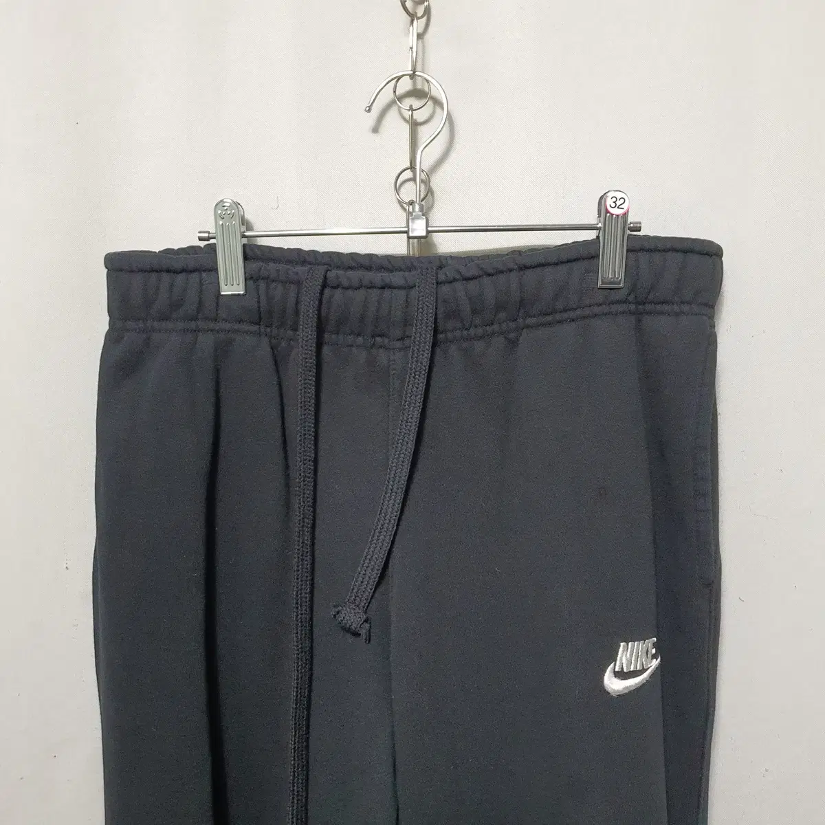 L-32 Nike NSW Club Joggers M